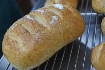 フランスパンが焼きあがり