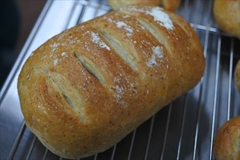 大きな丸いパン