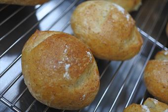 手のひらサイズのパン