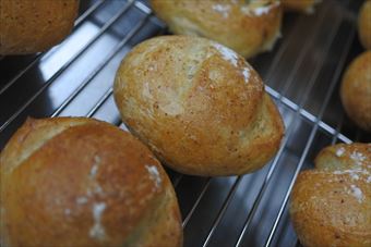 丸いパン。焼き立て