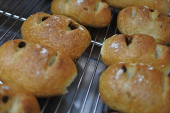 小さなレーズンパン