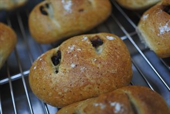 レーズンパンが焼きあがった