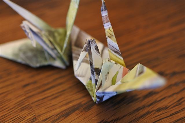 鶴 おりがみ カラフル 願い