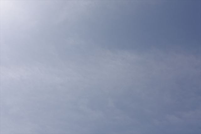 薄曇り 青 空 雲