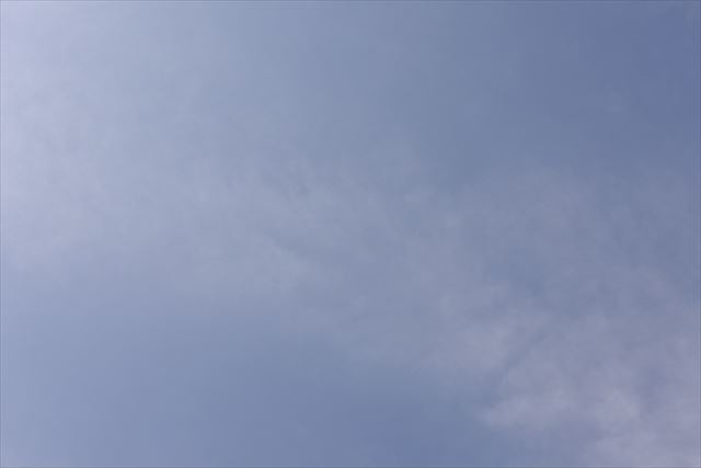 青空 雲 斜め