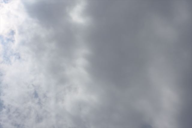 晴れてるかと思ったら雨雲が湧いてきた