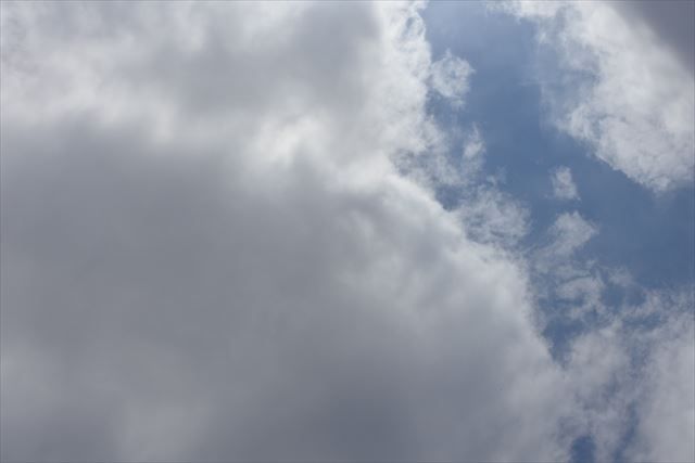 天気急変？黒い雨雲