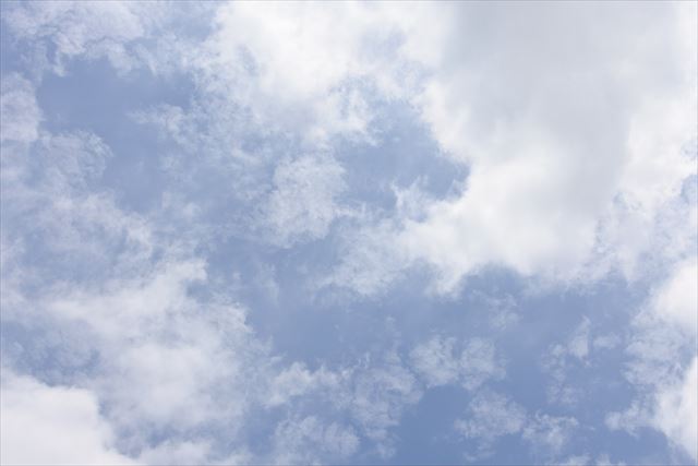 空 雲 夏