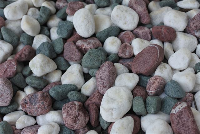きれいな石 カラフル 大きい