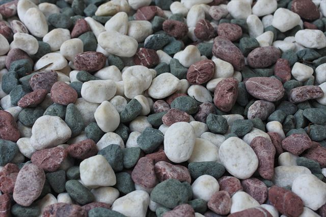 日本庭園 玉石 カラフル
