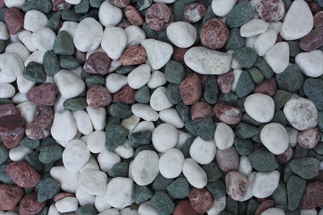 庭園 玉石 カラフル