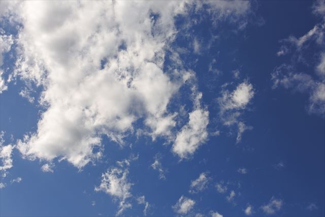 真っ青な空。きれいです
