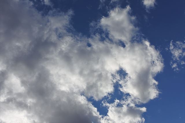 怪しいお天気になってきました