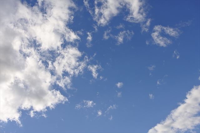 夏の空。まっさお。