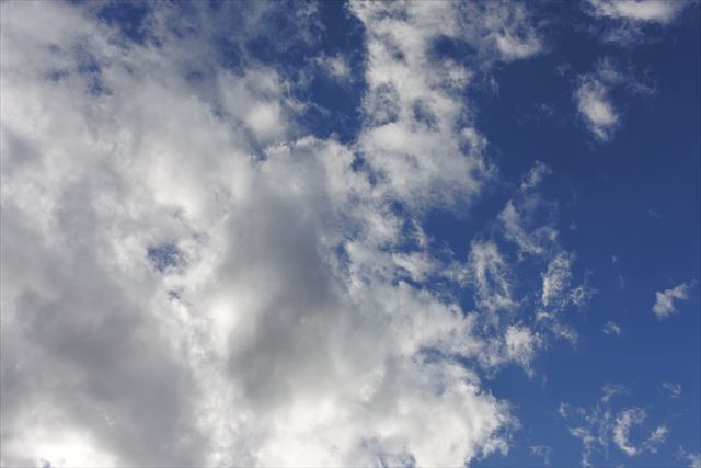 雲は多いけど空がきれいです