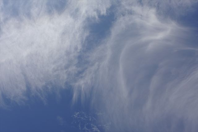 きれいな空を見上げました。時間が経つのを忘れます