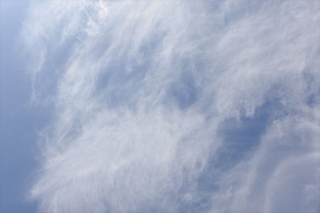 雲が流れていく