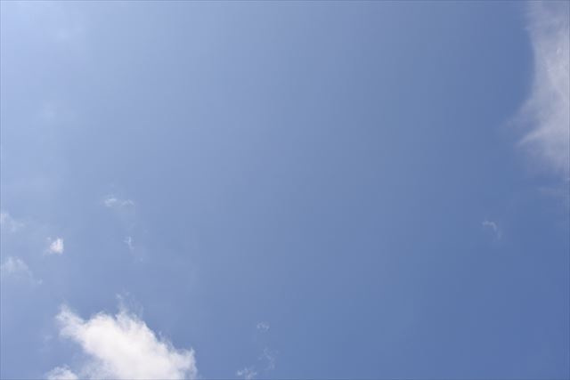 きれいな空だな。夏だな。