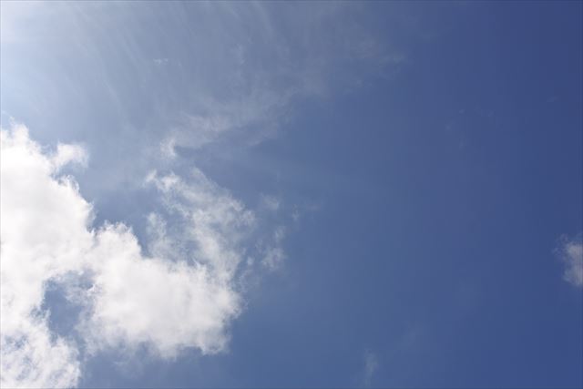 筋状の雲がありますね。いい天気です