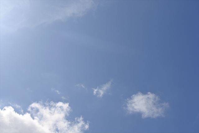 どこかへ出かけたくなるね。そんな空だね