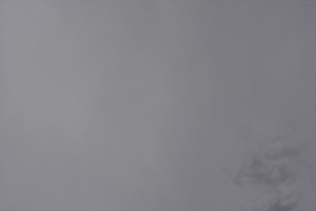 いい天気じゃない。灰色です