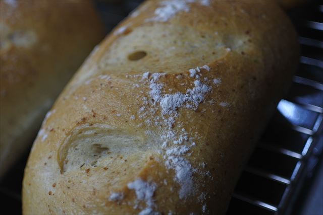 フランスパンが焼きあがり