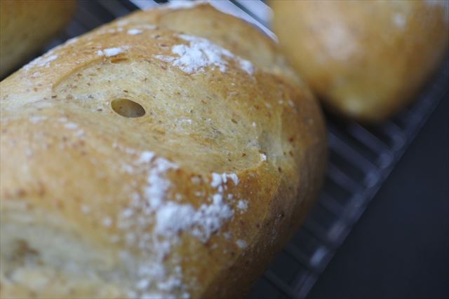 フランスパン。焼き立てのいい香り