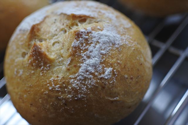 焼き立てのパンです