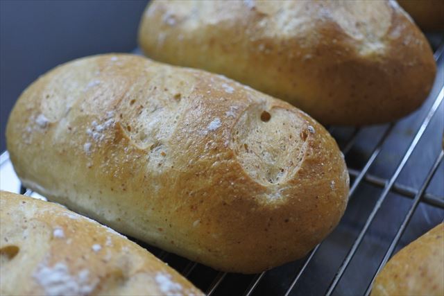 うれしいな。パンが焼きあがったよ