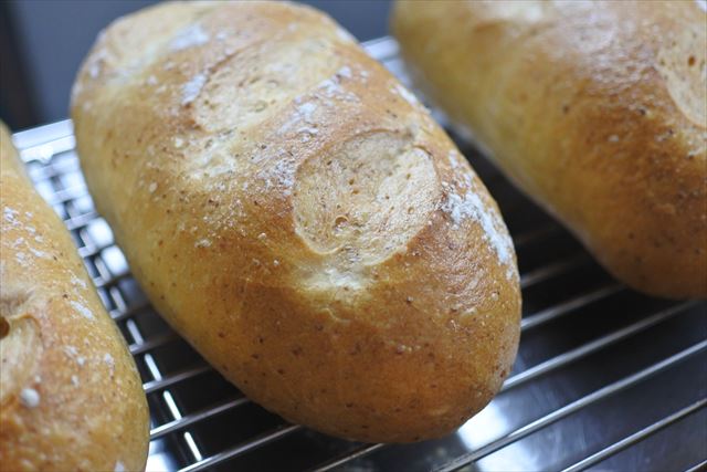 楕円形のフランスパン