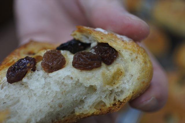 レーズンが入っているパン