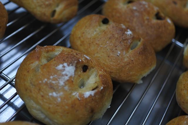 焼き立てのパン